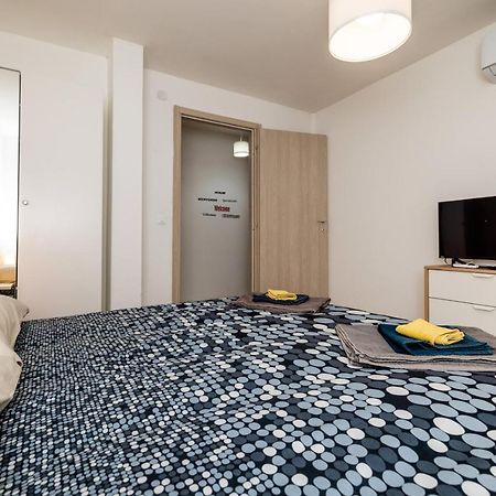 Casa Bell - Appartamento Con Parcheggio Privato E Bike Room 피날레리구레 외부 사진